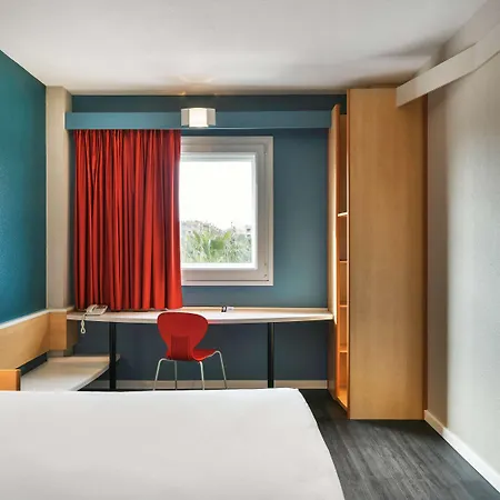 Ibis Madrid Getafe Hotel Exterior photo